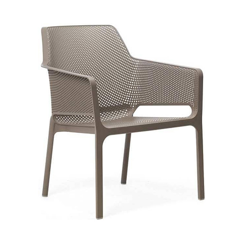 Пластиковые стулья