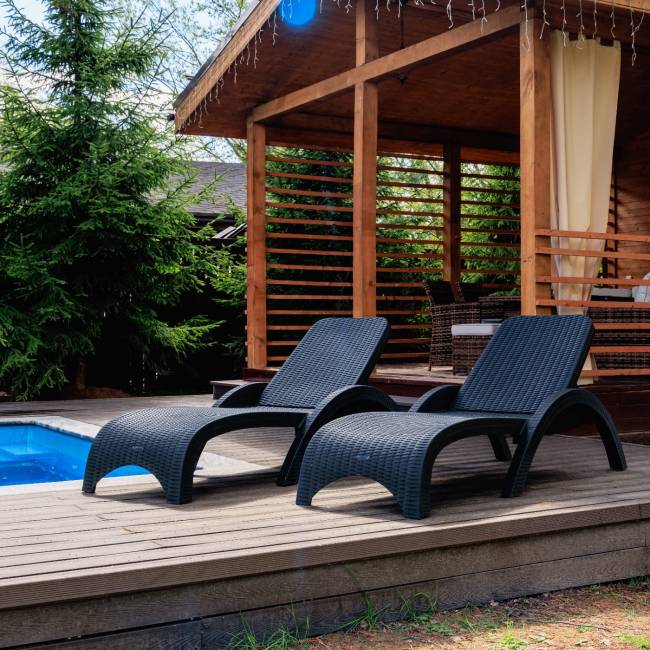 Комплект пластиковых шезлонгов MARK антрацитовых (без матрасов) Комплект пластиковых шезлонгов MARK антрацитовых (без матрасов)