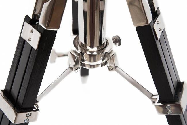 Лампа настольная на треноге Secret De Maison  mod. 44821) латунь/дерево палисандр,  42х42х81см, античная медь/коричневый античная медь/коричневый латунь/дерево палисандр