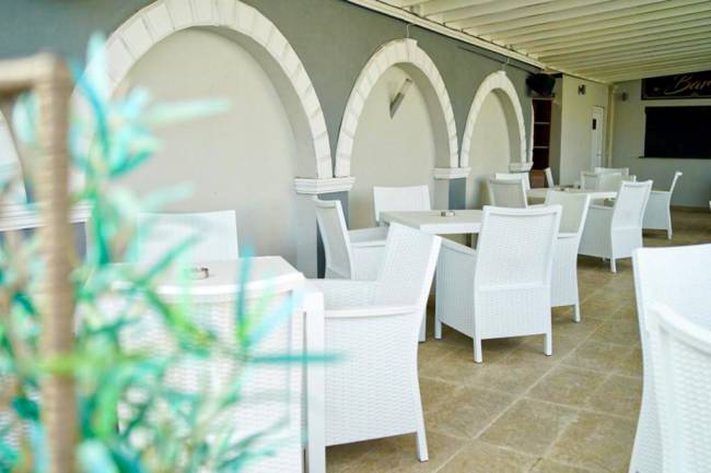 Стол пластиковый Orlando 80 белый 800х800х750 мм Стол пластиковый Orlando 80 белый 800х800х750 мм