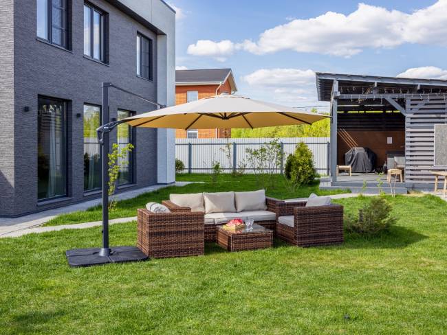 Лаунж-зона KARL с трёхместным диваном (коричневая)